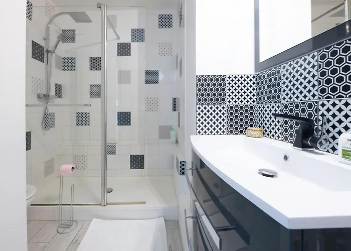 Hotel Le Coty Confortable Moderne Lumineux Tours