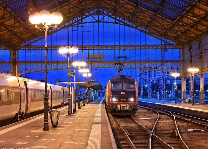 Le Coty Confortable Moderne Lumineux Hotel *